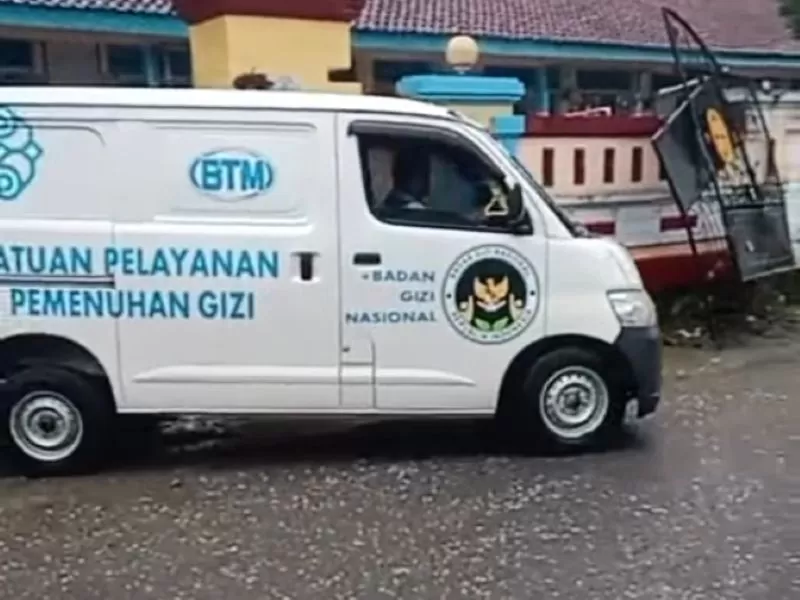 Sopir Mobil MBG Mengamuk Usai Tabrak Gerbang SD di Kebumen: Warga Jadi Korban