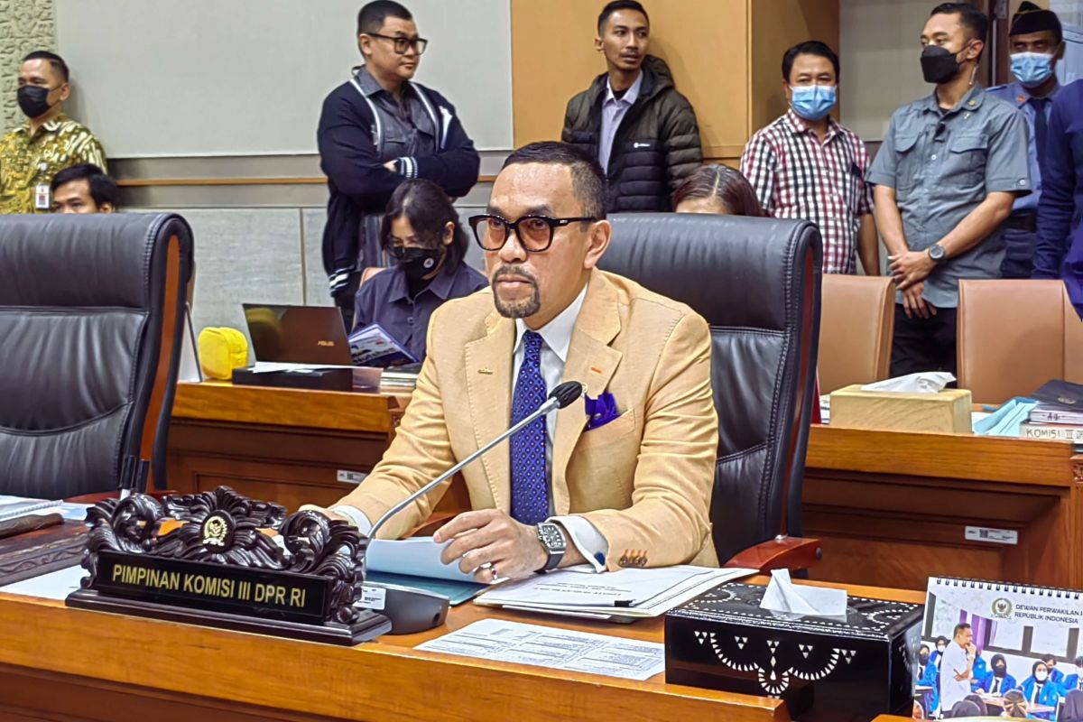 Sahroni Kembali Duduk di Kursi Pimpinan Komisi III, Setelah Riuh yang Sempat Muncul
