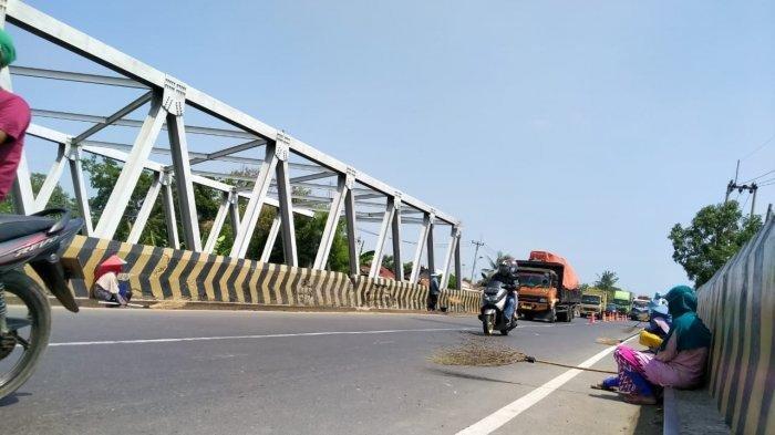 Ono Surono Desak Lucky Hakim Cari Solusi Penyapu Koin di Jembatan Sewo, Soroti Risiko Keselamatan
