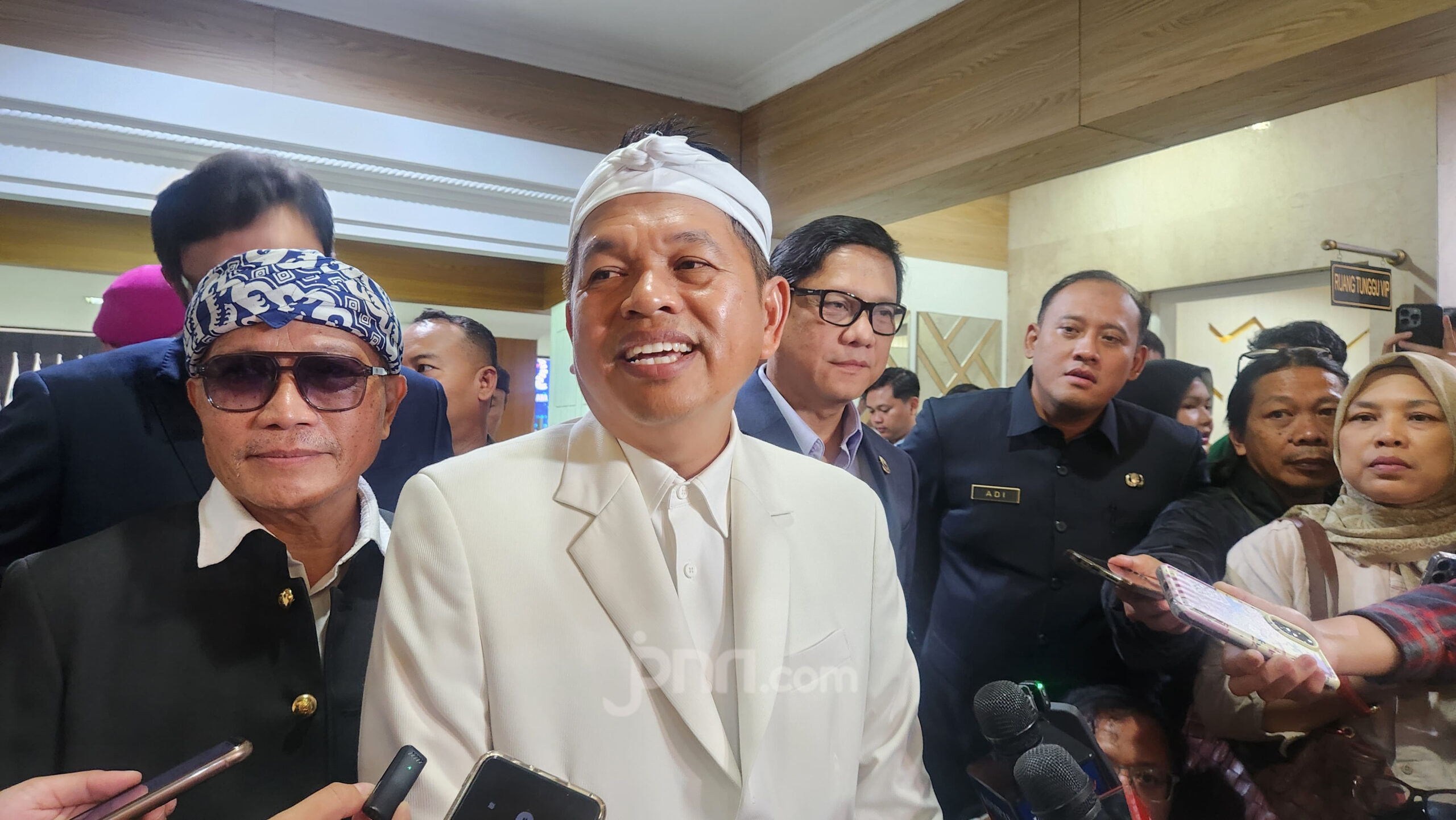 Jalan Nanggung Rusak, Warga Mengeluh—Dedi Mulyadi: Sudah Dianggarkan, Tinggal Jalan